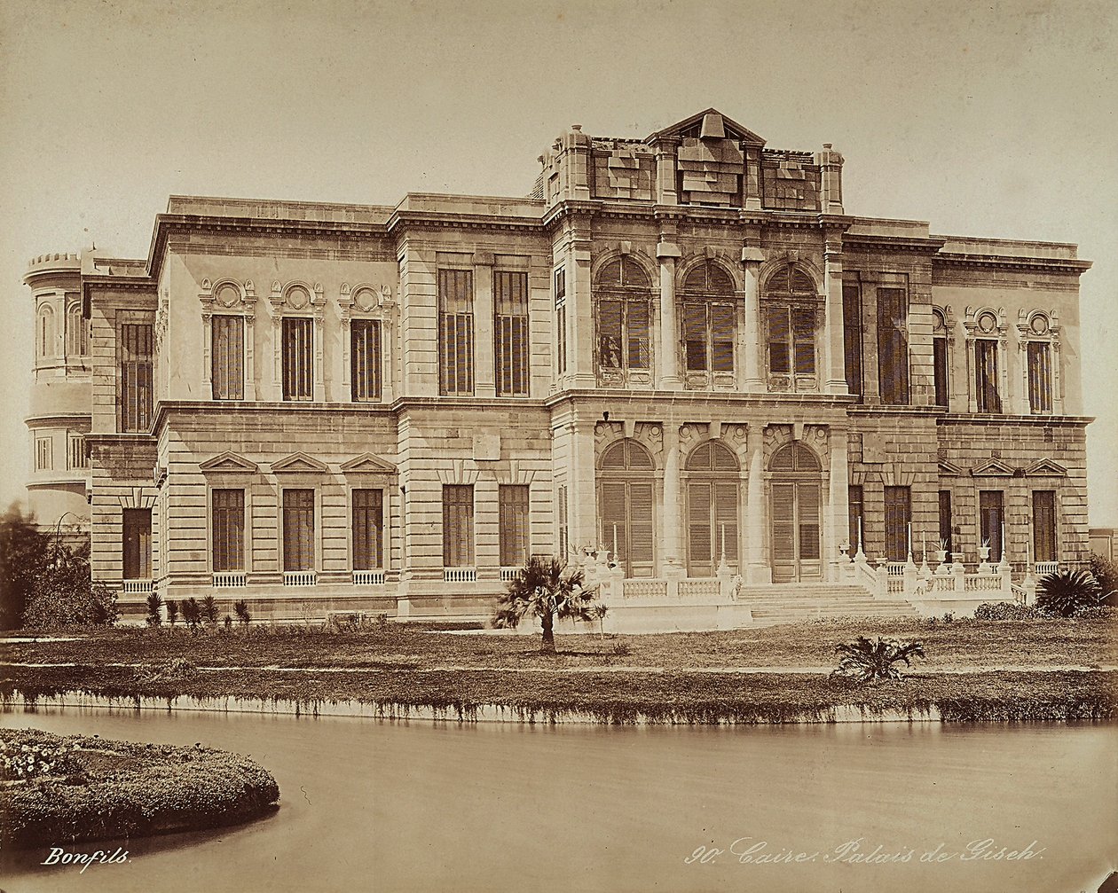 Palác Giseh v Káhiře, Egypt od Félix Bonfils