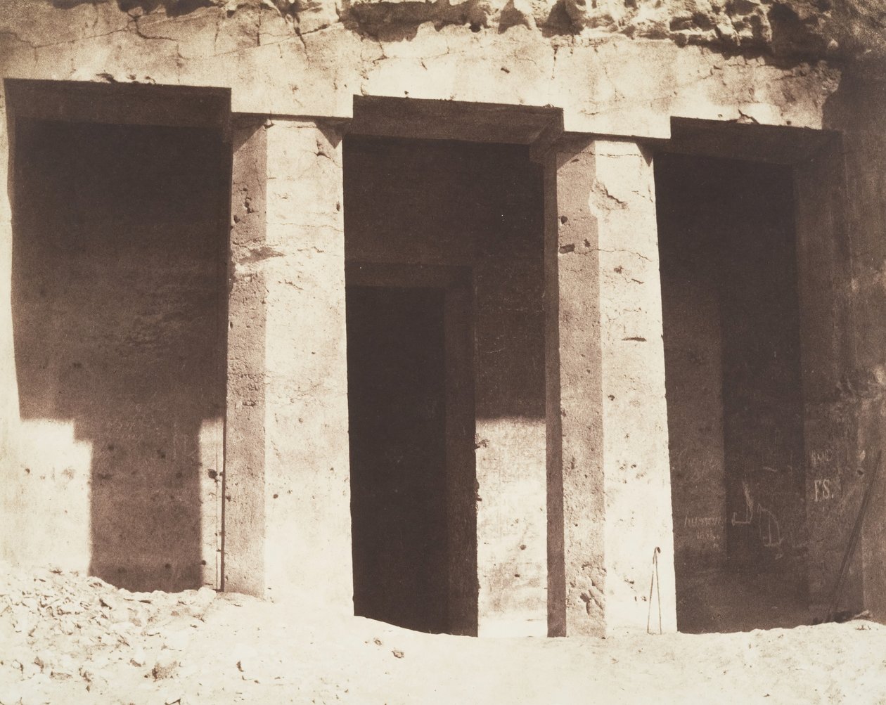 Beni Haçan, Hypogean Architecture, Tomb of Amonei, 1851-52. od Félix Teynard