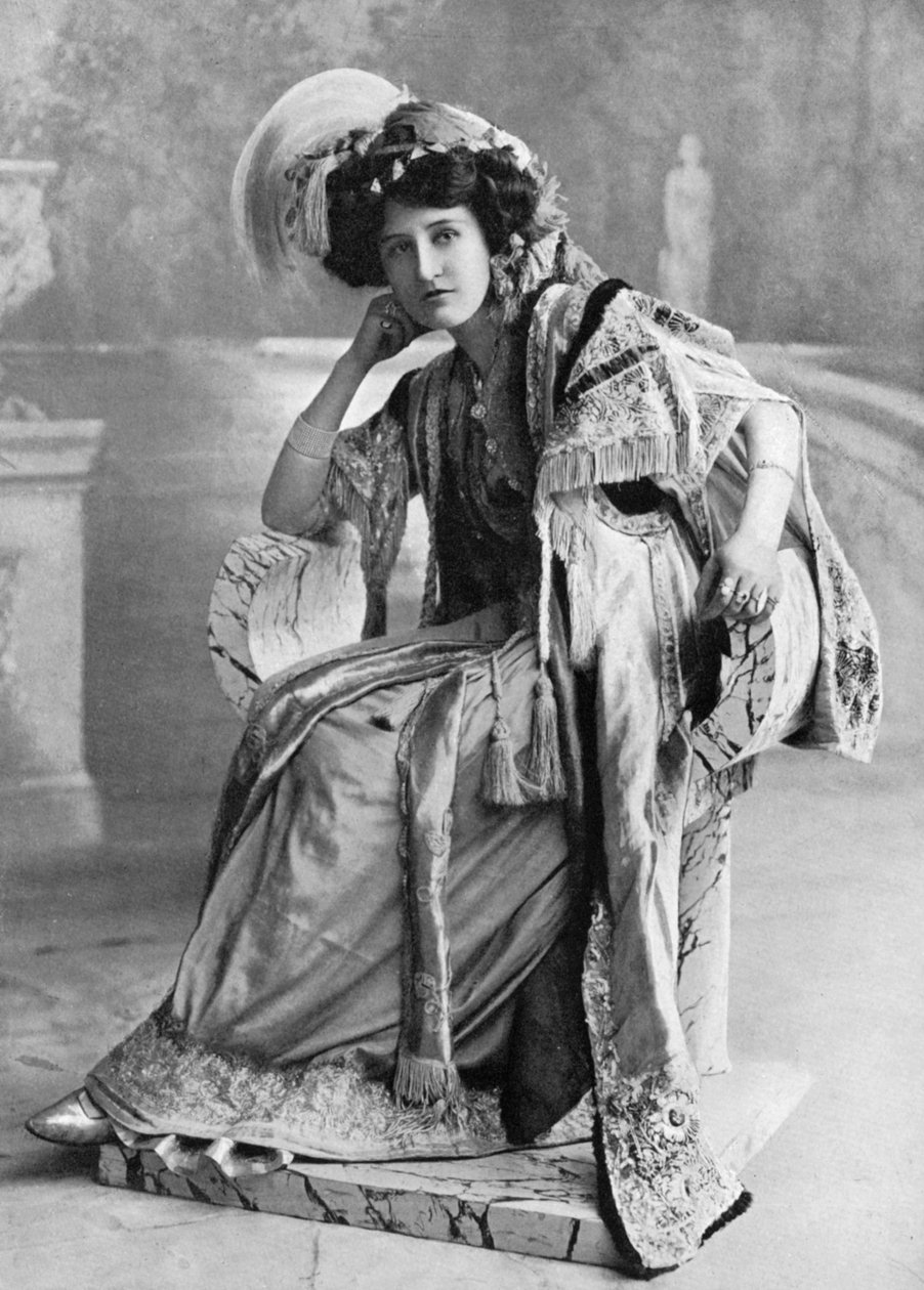 Elizabeth Firth, 1908-1909. od Foulsham and Banfield