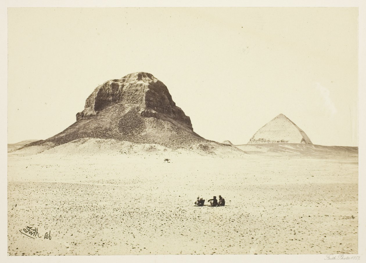 Pyramidy Dahshur od Francis Frith