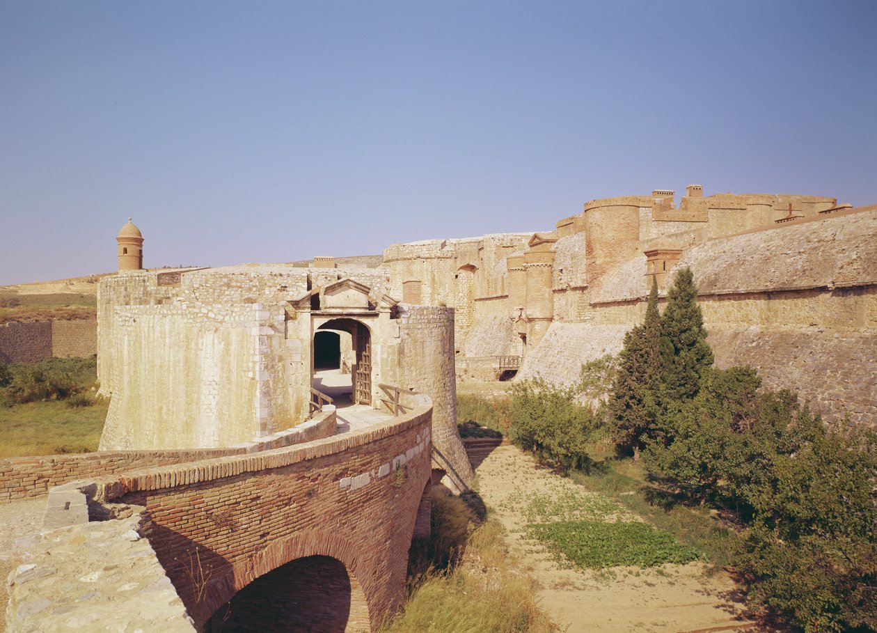 Vchod do pevnosti Fort de Salses, postavené v letech 1497-1504 od Francisco Ramirez