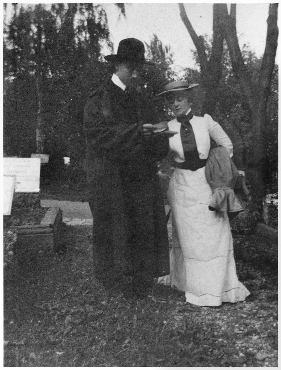 Andre Gide a Maria van Rysselberghe, Weimar, Německo, 1903 od French Photographer