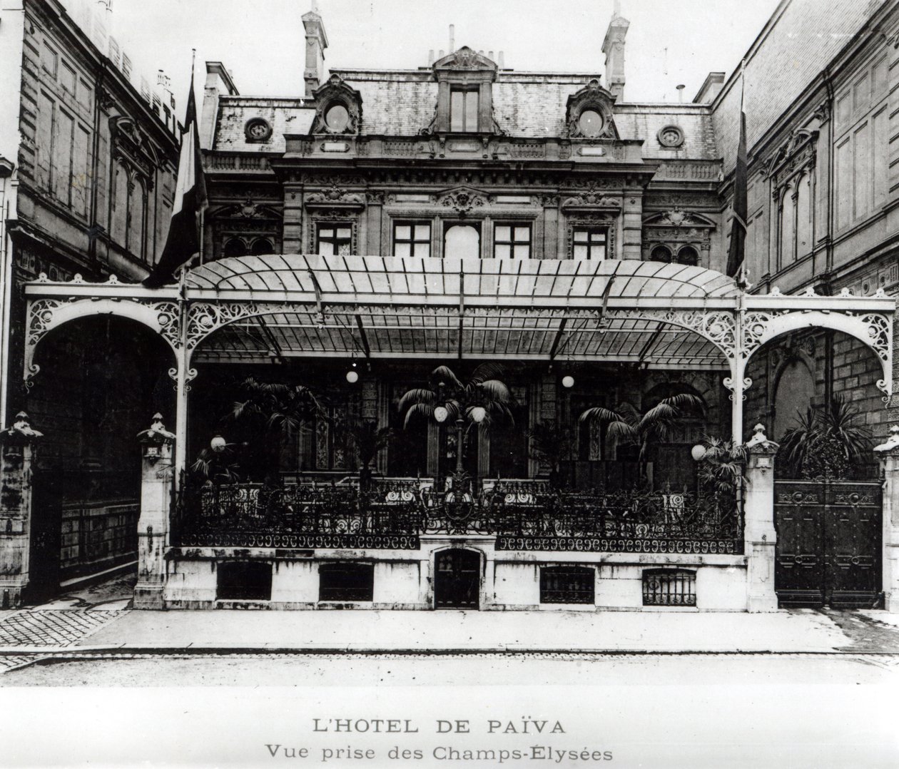 LHotel de Paiva na Champs-Elysées od French Photographer