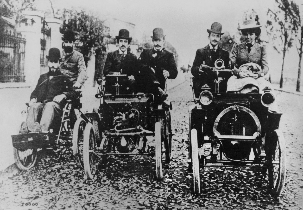 Marcel († 1903) a Louis (1877-1944) řidiči Renault, 1898 od French Photographer
