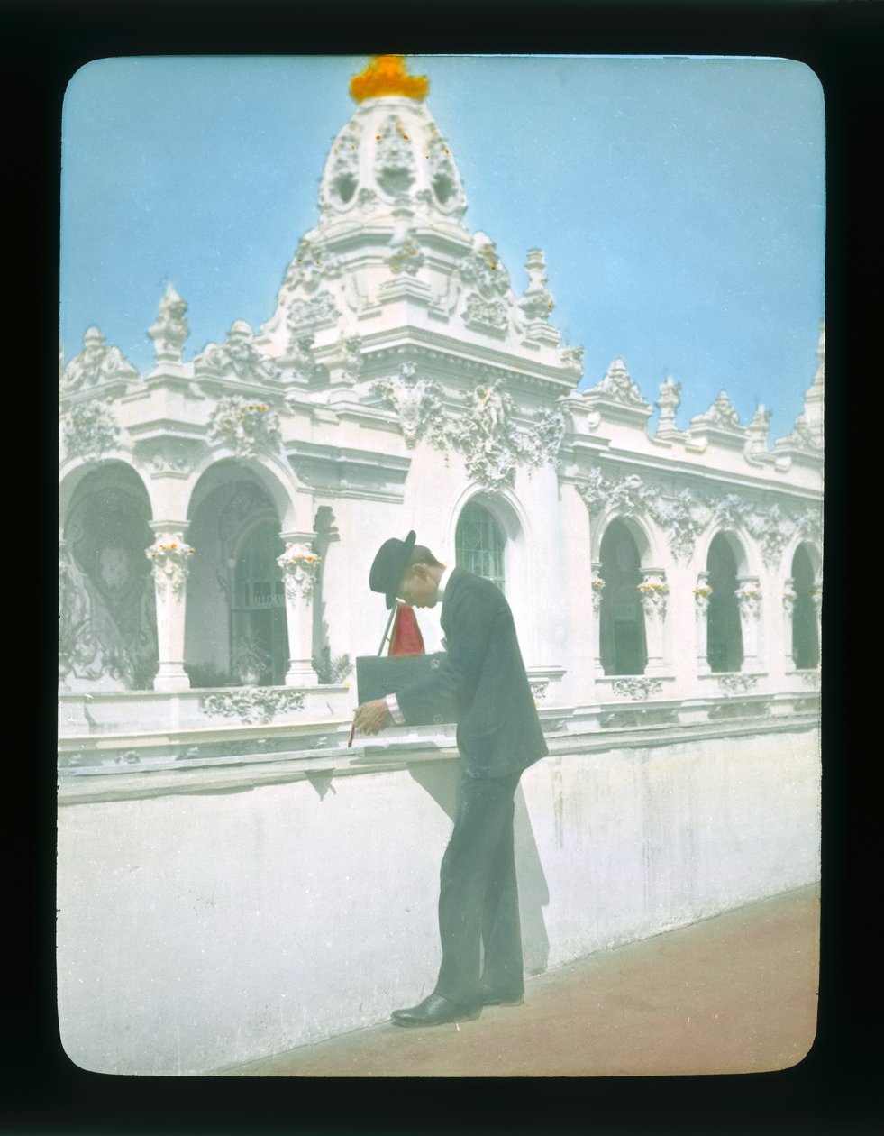 Pařížská expozice: Palác dekorativních umění, Paříž, Francie, 1900 (sklíčko s lucernou) od French Photographer