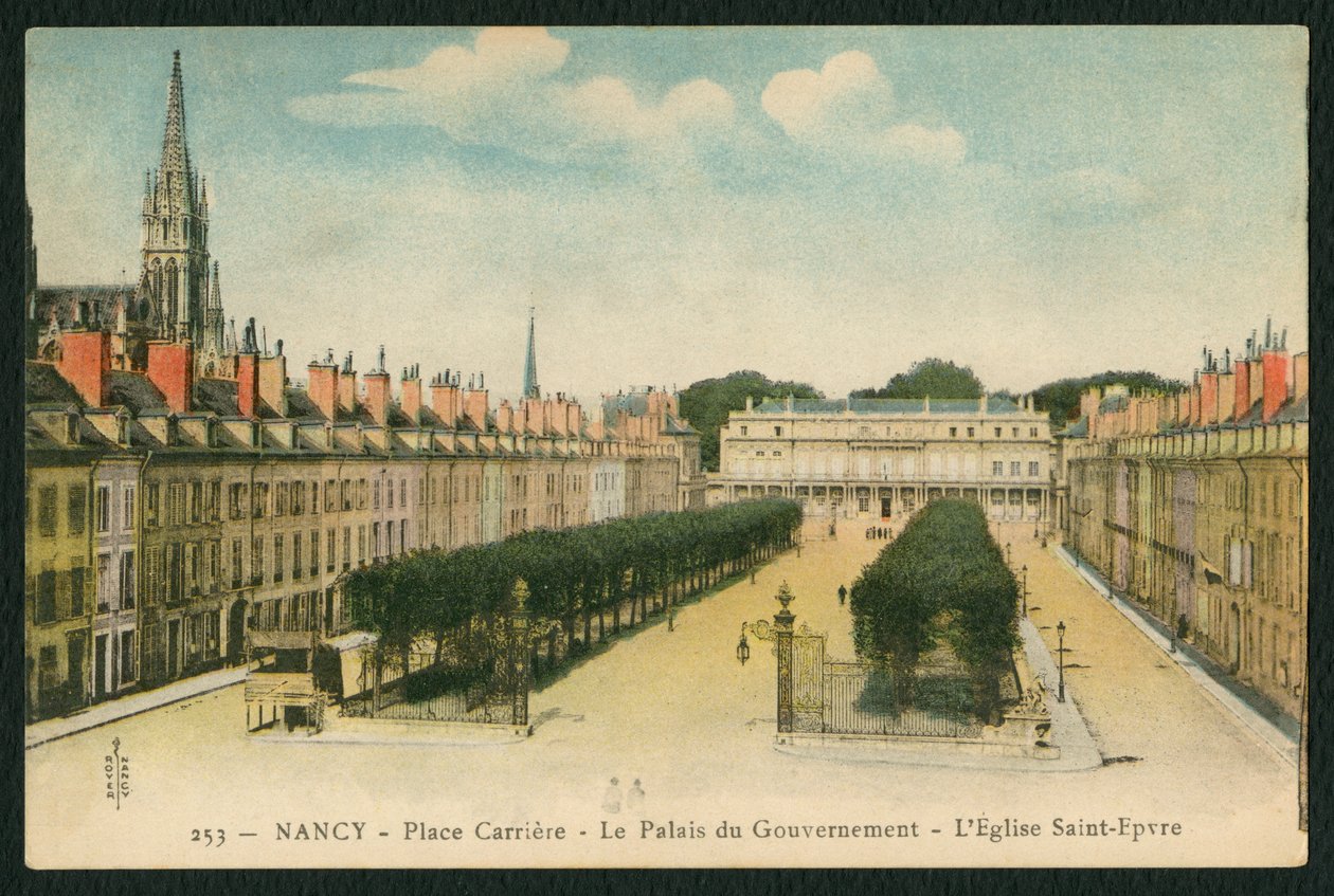 Pohlednice zobrazující náměstí de La Carriere, Palais du Gouvernement a kostel Saint-Epvre v Nancy, Francie, kolem roku 1920 (barevná černobílá fotografie) od French Photographer