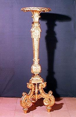 Svícen Pascal (zlacené dřevo) od French School