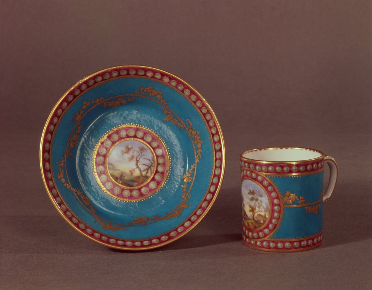 Šálek a podšálek na kávu Sevres bleu celeste, cca 1780 (porcelán) od French School