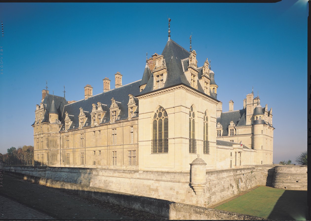 Hlavní průčelí a jižní průčelí od French School