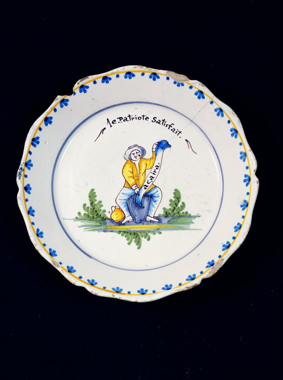 Talíř Satisfied Patriot (keramický) od French School