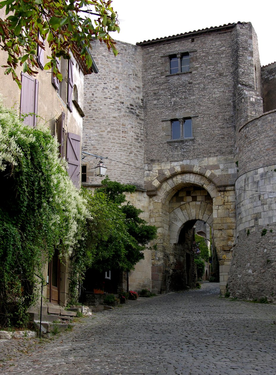 Pohled na Porte des Ormeaux od French School