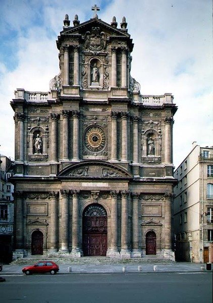 Pohled na západní fasádu od French School