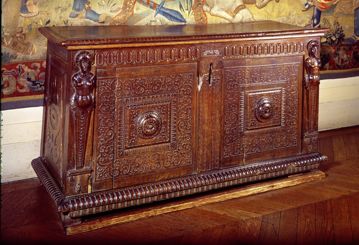 Walnut Sideboard, Lyonnais School (dřevo) od French School