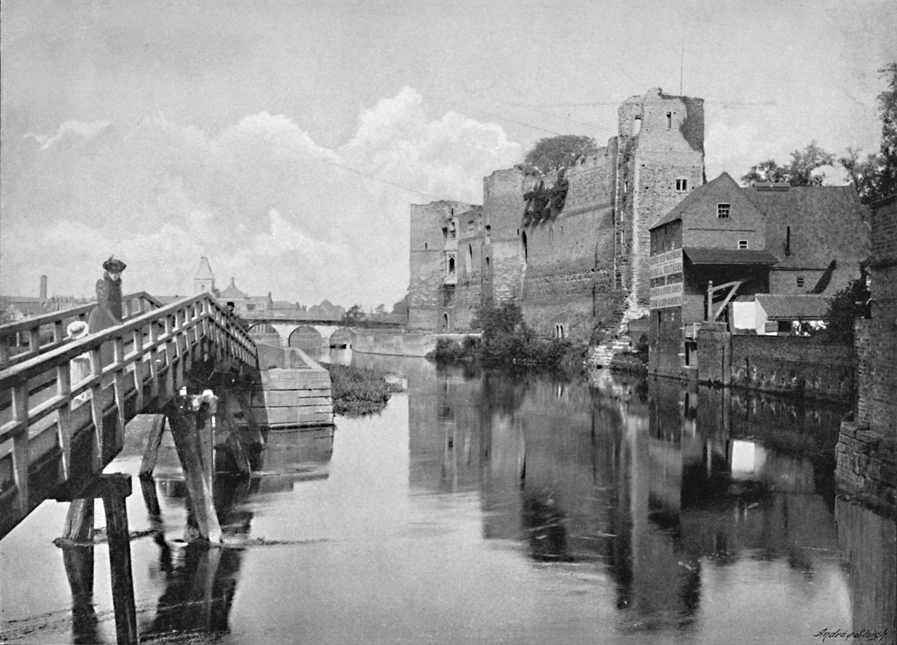 Hrad a most Newark, c1896 od Frith and Co