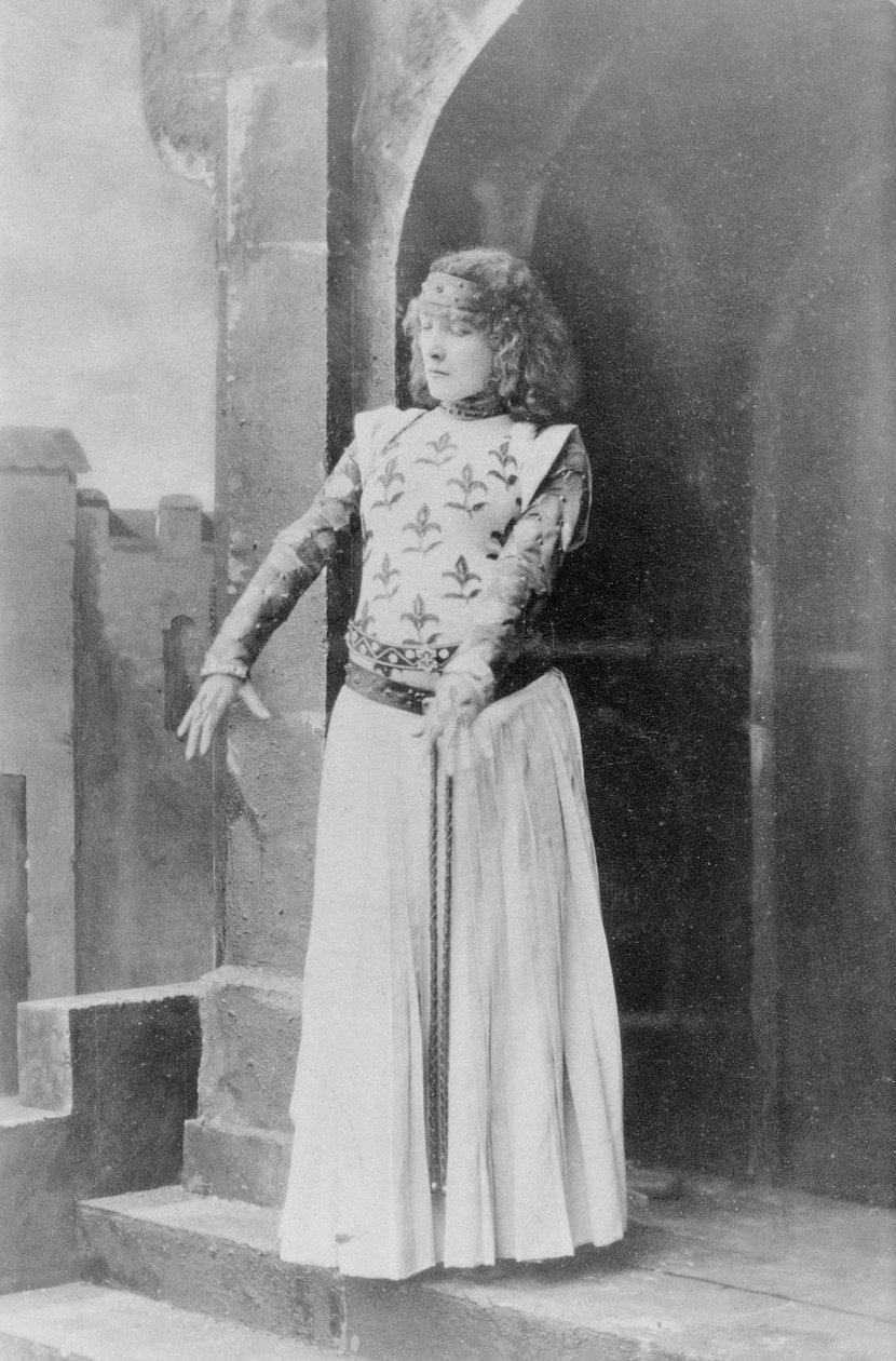 Sarah Bernhardt (1844-1923) v roli Johanky z Arku v 