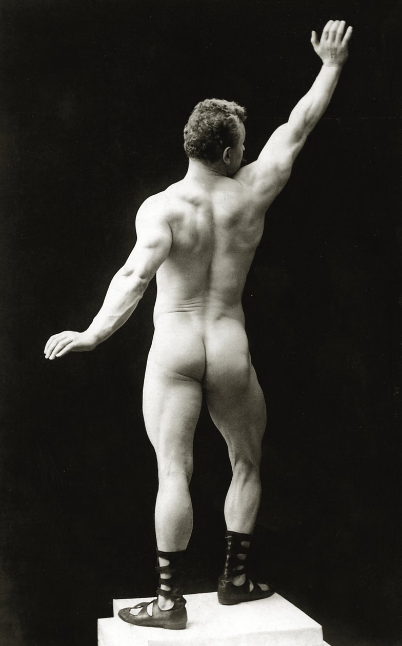 Eugen Sandow, v klasické starořecko-římské póze, asi 1894 od George Steckel