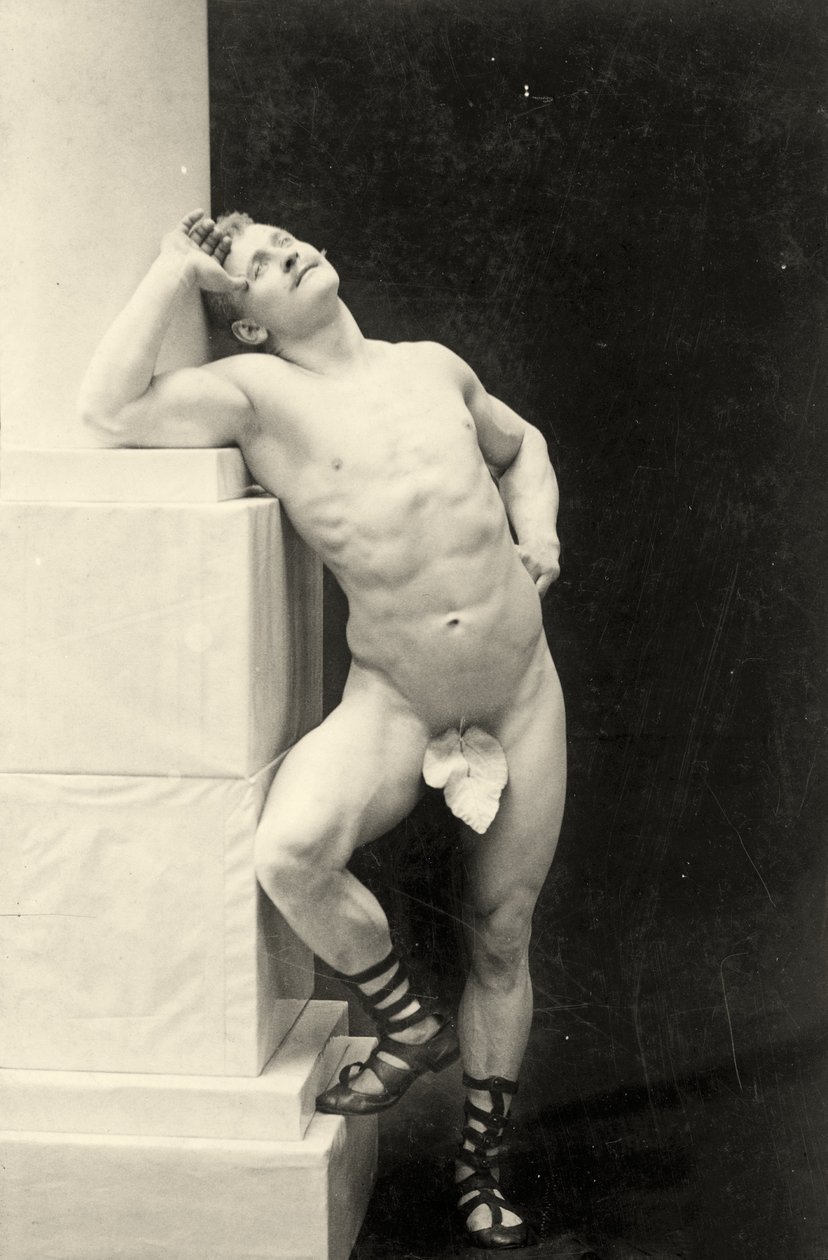 Eugen Sandow, v klasické starověké řecko-římské póze, kolem roku 1894 od George Steckel