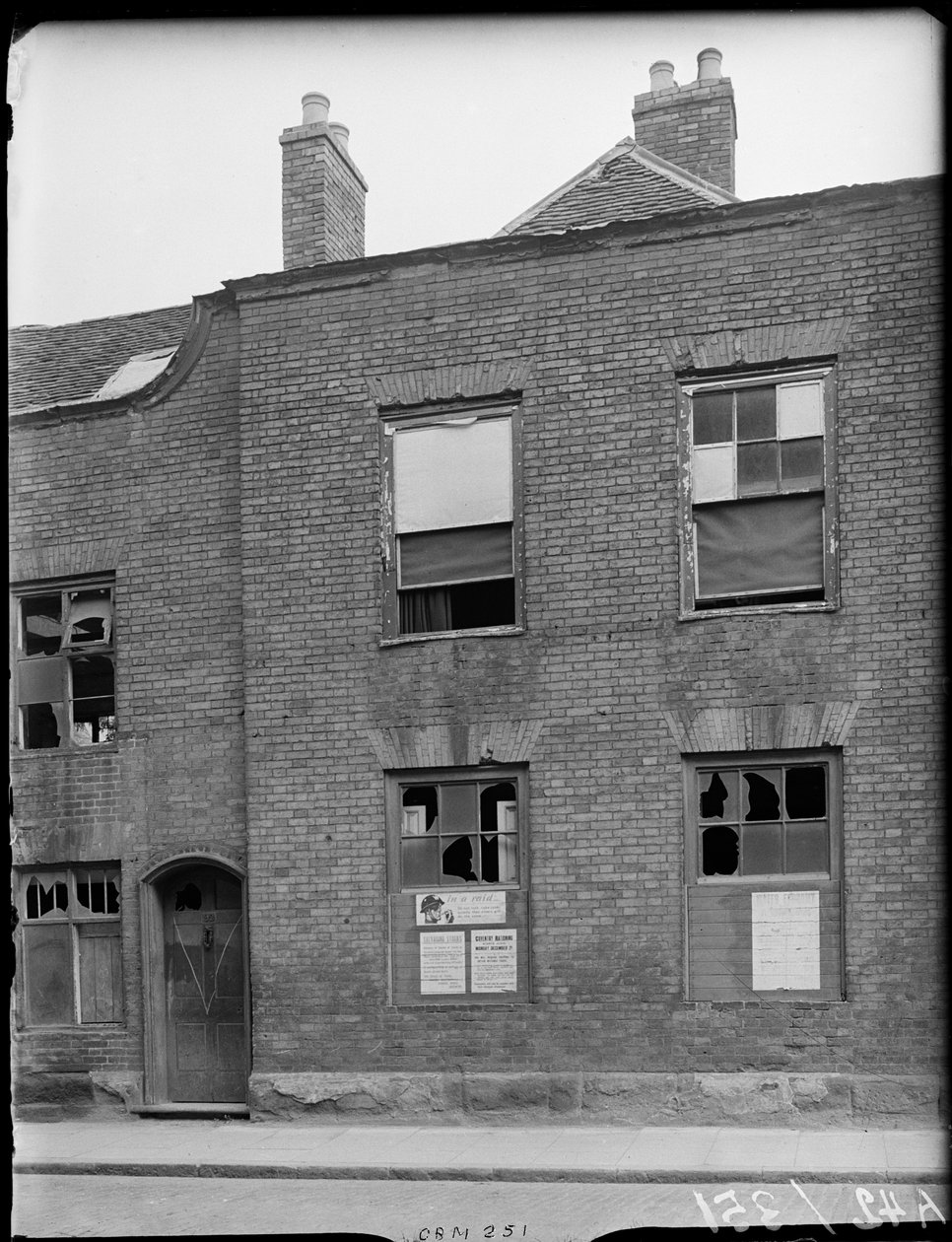 Little Park Street, Coventry, 1941. od George Bernard Mason