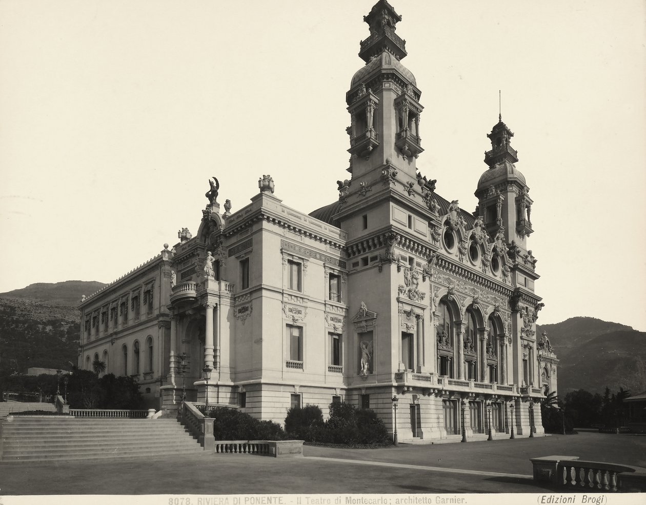 Exteriér divadla Montecarlo, Monako od Giacomo Brogi