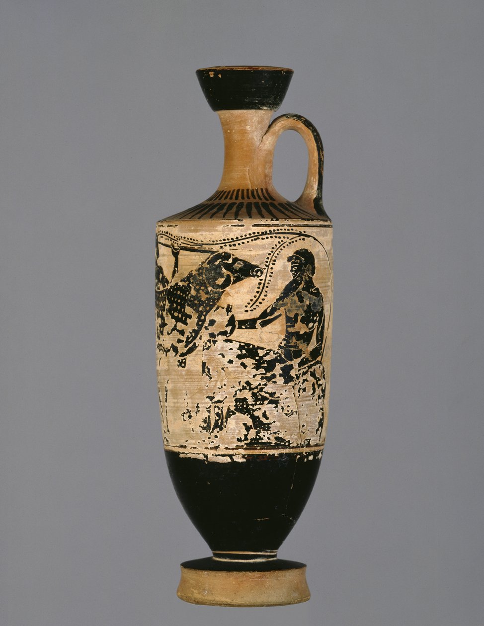 Atikový černofigurový lekythos zdobený Odysseem utíkajícím před kyklopem Polyfémem, od Théseova malíře, cca 500-450 př. n. l. (keramika) od Greek
