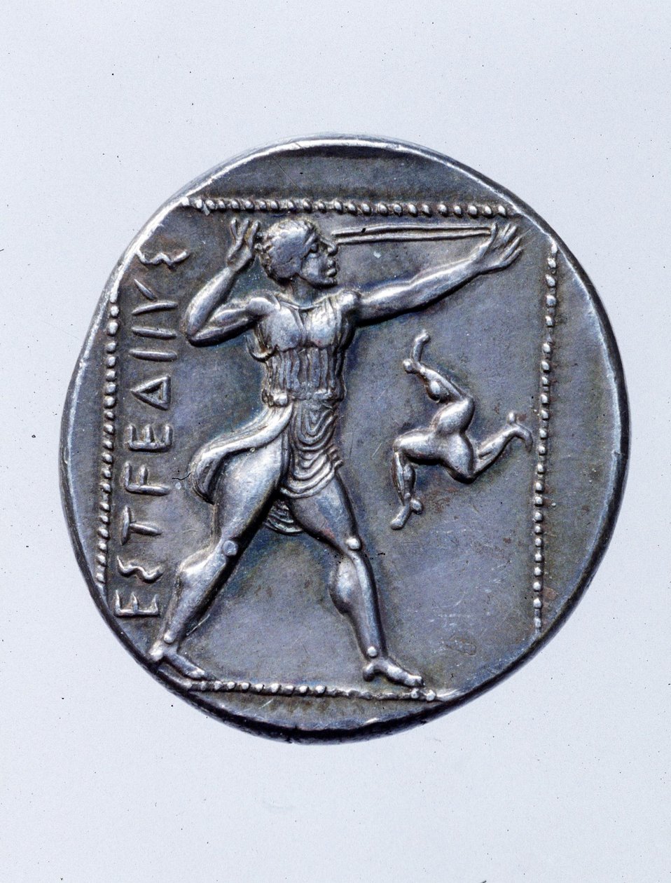 Mince zobrazující střelce z praku (stříbrná) od Greek