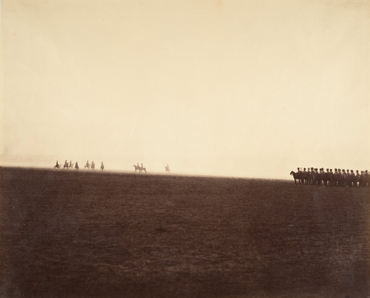[Cavalry Maneuvers, Camp de Chalons], 1857. od Gustave Le Gray