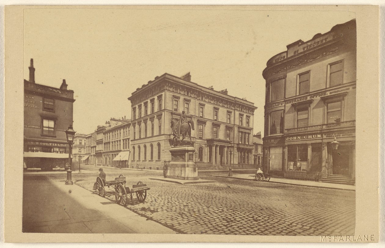 Socha královny a klubovna, Glasgow. od H. Macfarlane