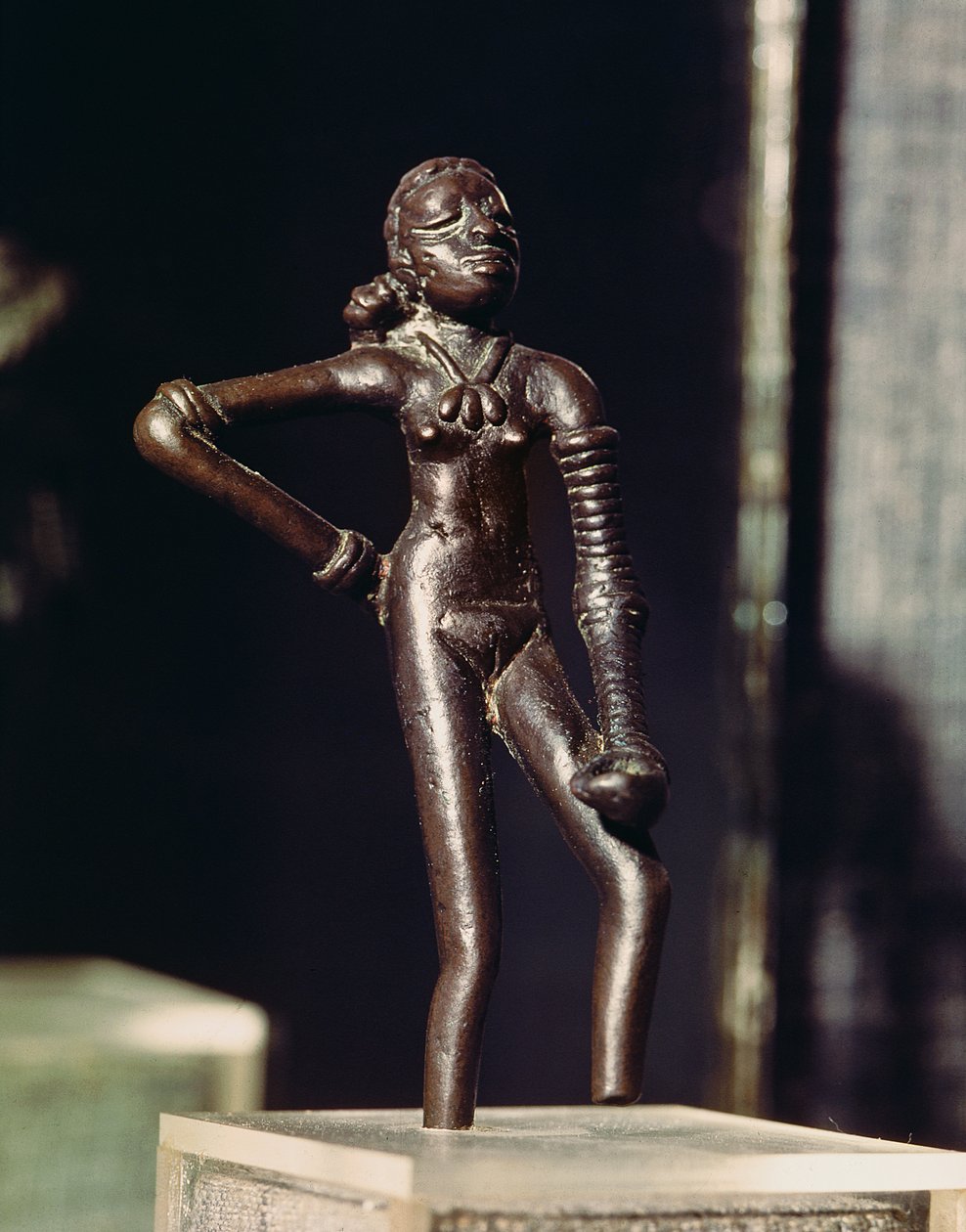 Postava mladého tanečníka, z Mohenjo-Daro, údolí Indus, Pákistán, 3000-1500 př.nl (bronz) od Harappan