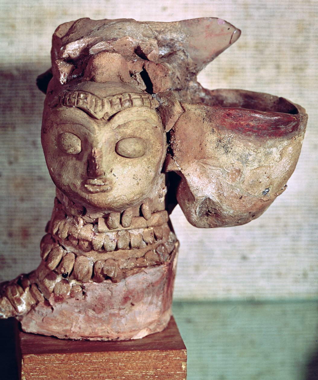 Lampa v podobě ženské hlavy, z Mohenjo-Daro, údolí Indus, Pákistán, 3000-1500 před naším letopočtem od Harappan