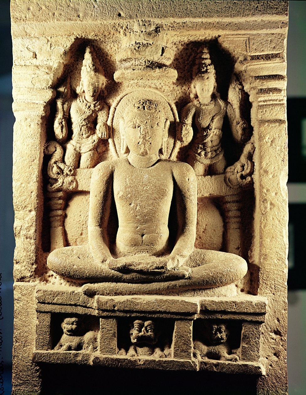 Reliéf zobrazující Tirthankara Mahaviru (599–527 př. n. l.) v meditaci, z Danavulapadu od Indian School