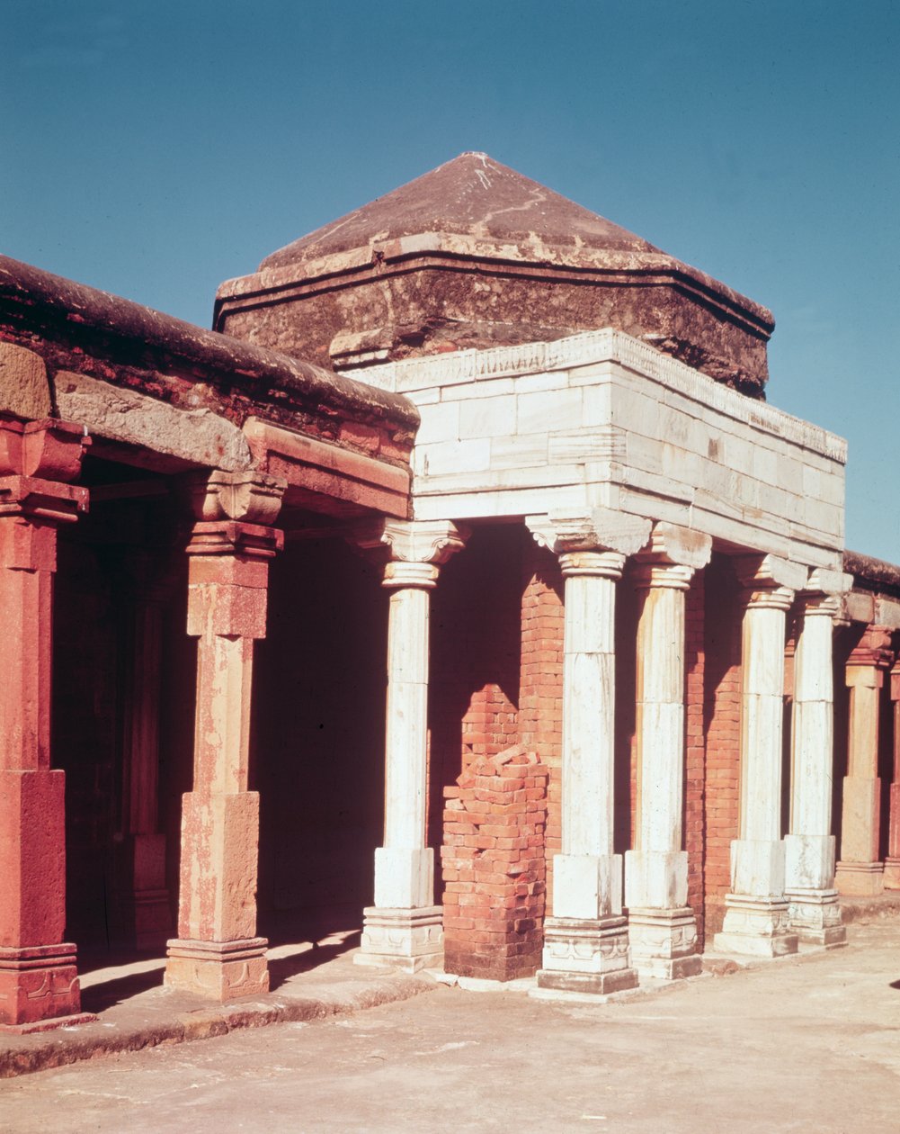 Sultán Ghari od Indian School