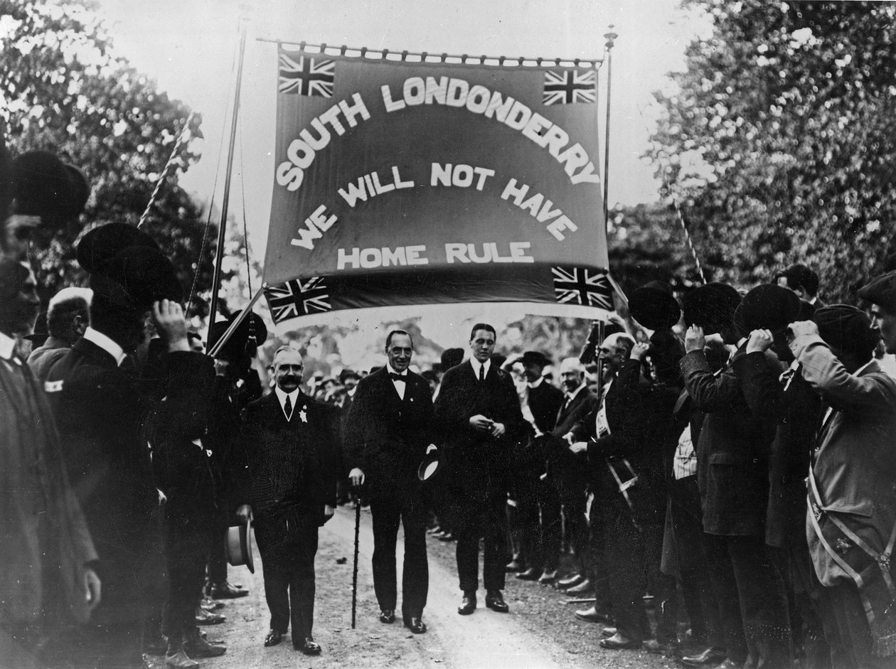 Sir Edward Carson na pochodu unionistů v jižním Londonderry od Irish Photographer