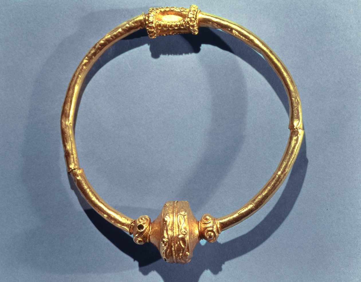 Collar, z Ardnaglug, County Roscommon (zlato) od Iron Age