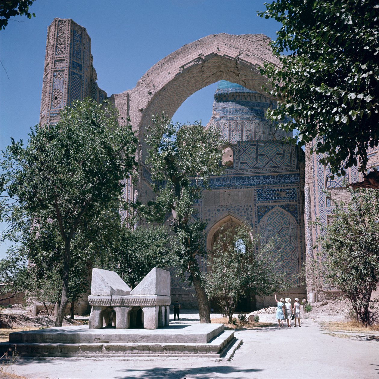Pohled do dvora, 1399-1404 od Islamic School