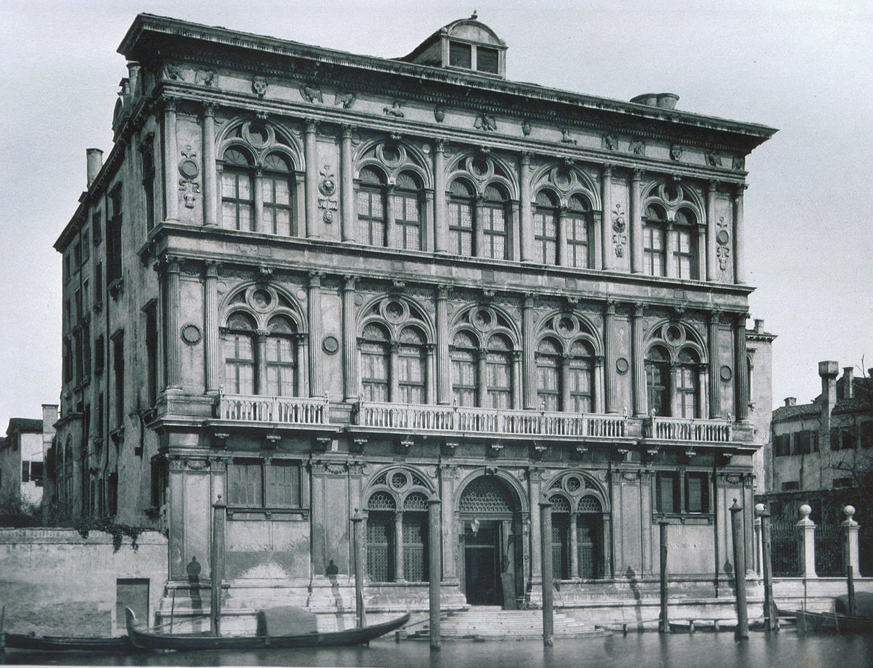 Palazzo Vendramin Calergi od Italian Photographer