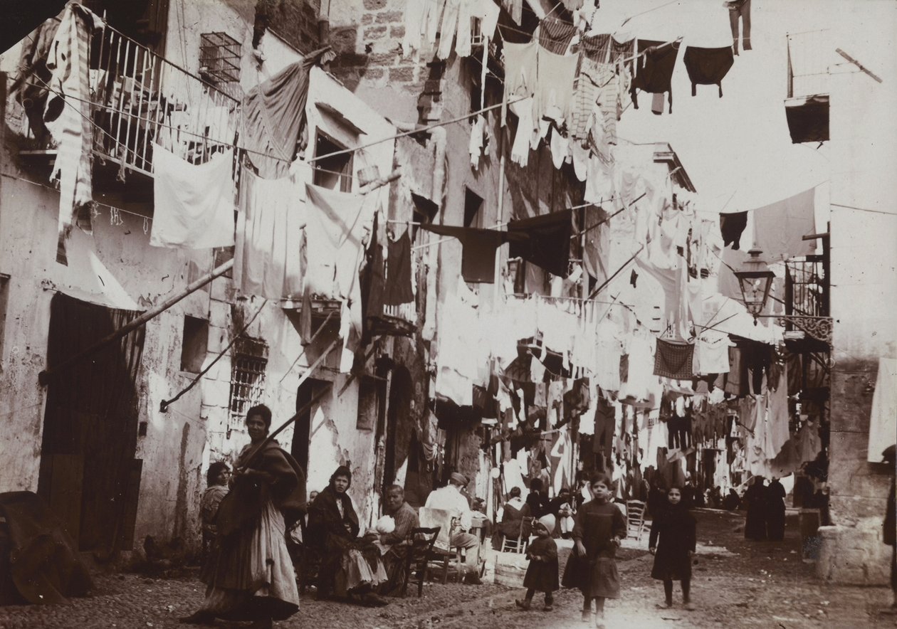 Charakteristická ulice v Palermu, 1920 od Italian Photographer