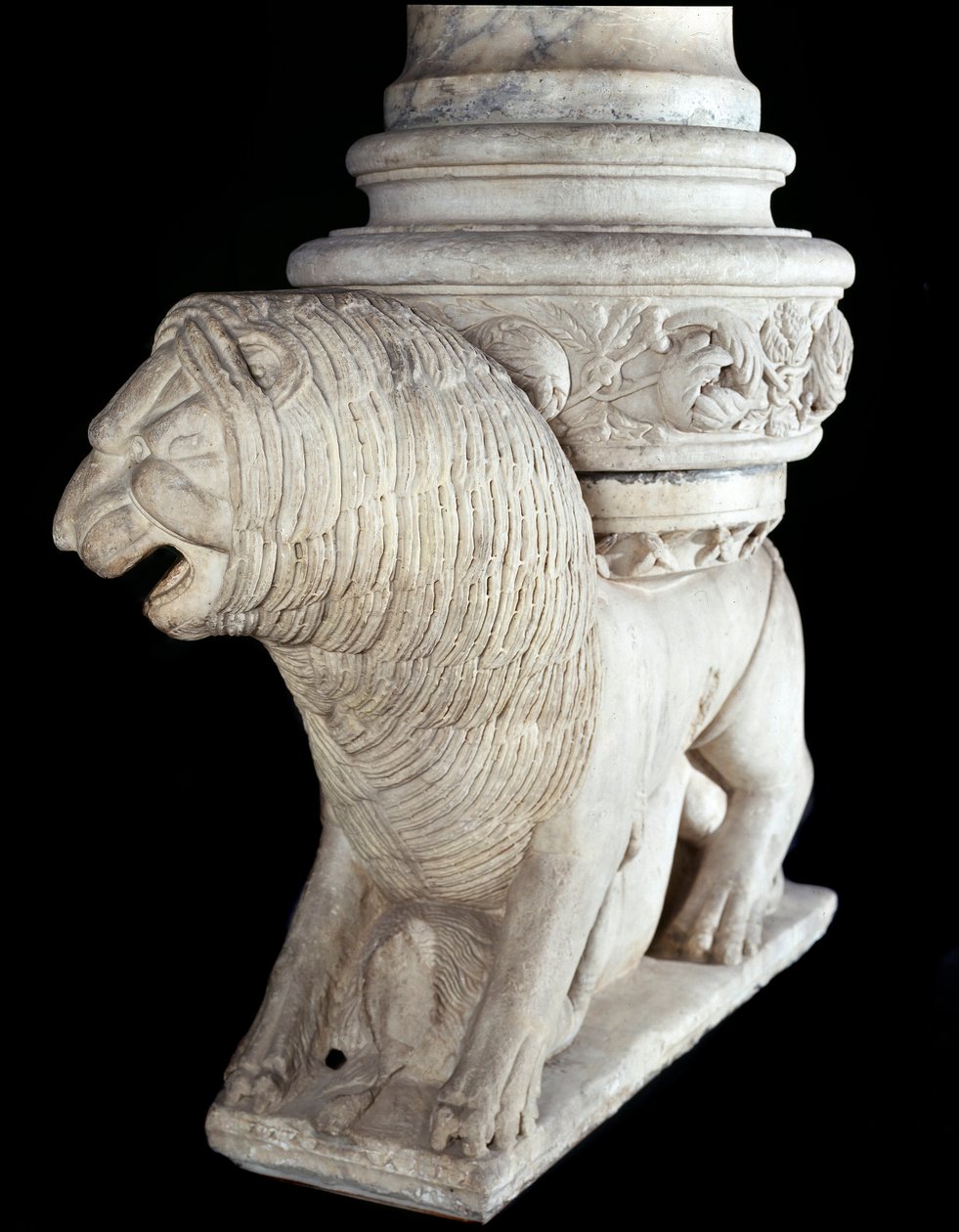 Lev (mramorová socha, konec 12. století) od Italian School