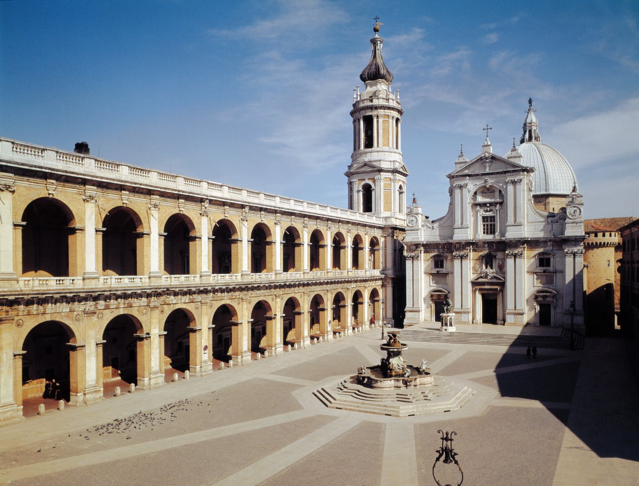 Pohled na průčelí, postaven 1570-87 od Italian School