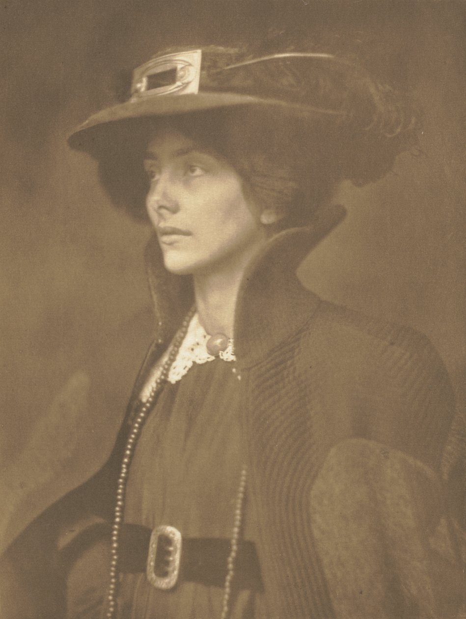 Kamera: Frau Mathasius od J. Craig Annan