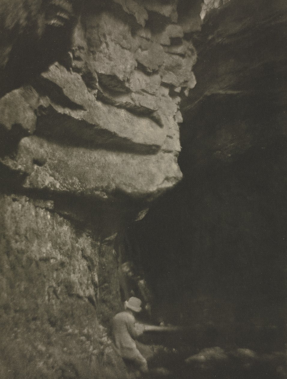 Práce s kamerou: Man Sketching, 1910. od J. Craig Annan