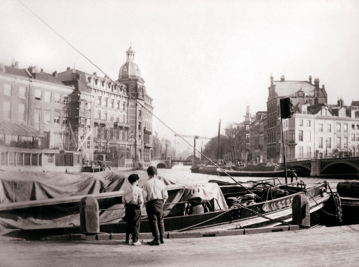 Dva chlapci u kanálu, Rotterdam, 1898. od James Batkin