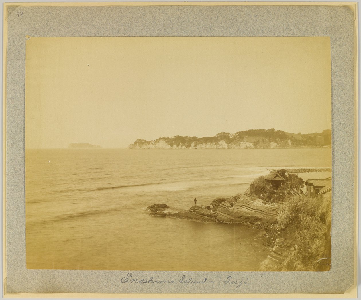 Ostrov Enoshima, Fuji, Japonsko (černobílá fotografie) od Japanese Photographer