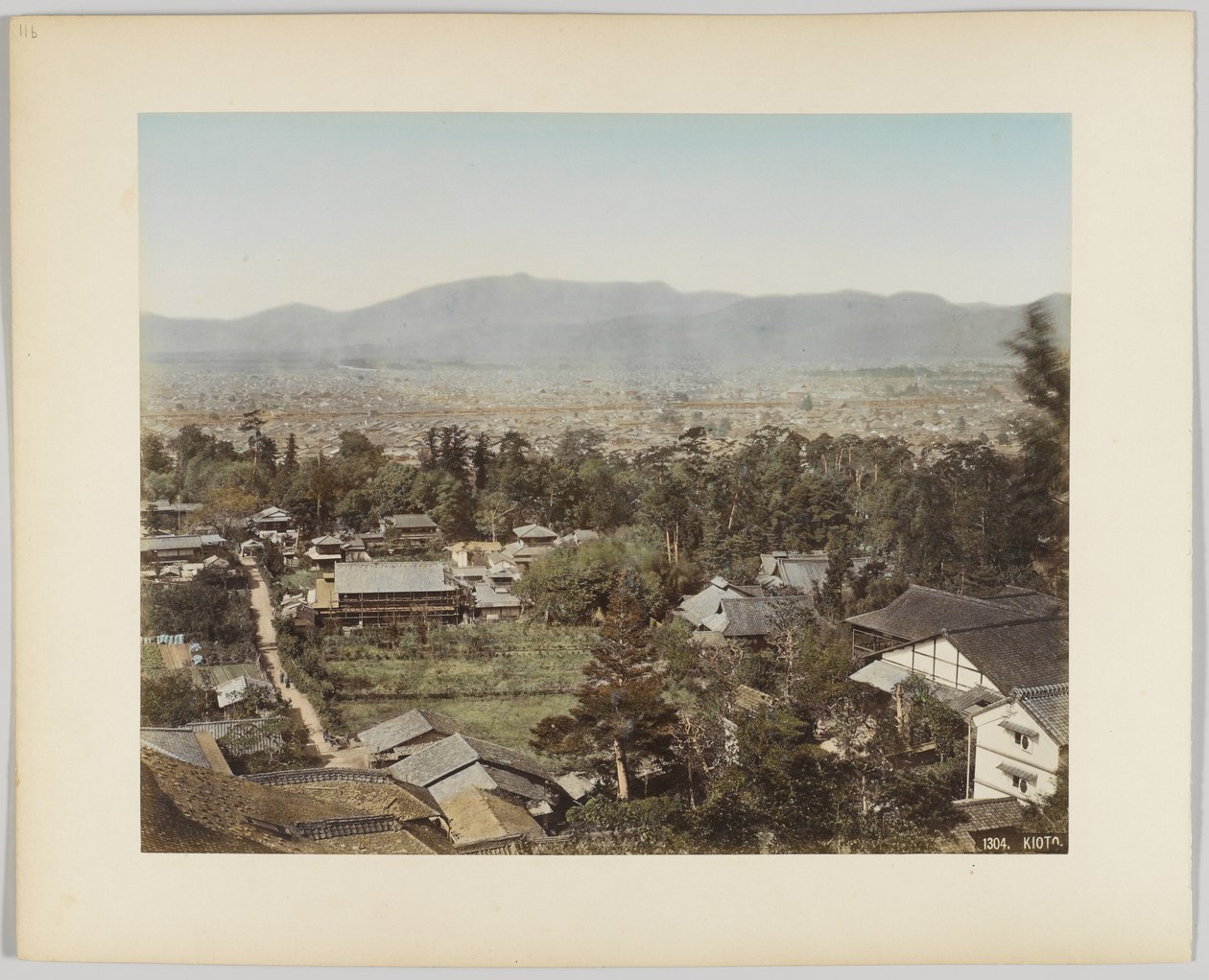 Kyoto, Japonsko (ručně kolorovaná černobílá fotografie) od Japanese Photographer