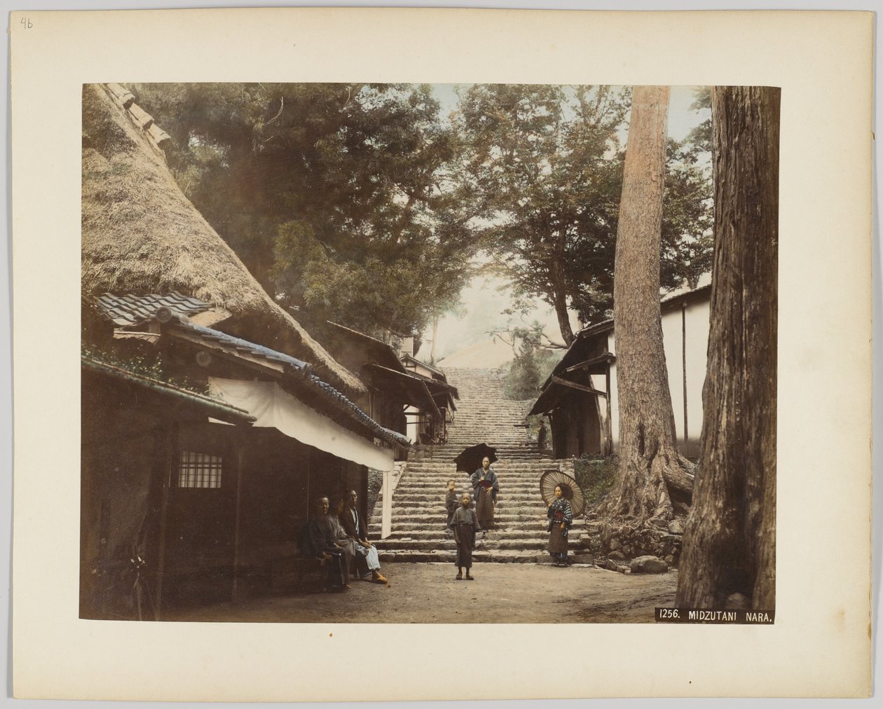 Midzutani, Nara, Japonsko (ručně kolorovaná černobílá fotografie) od Japanese Photographer