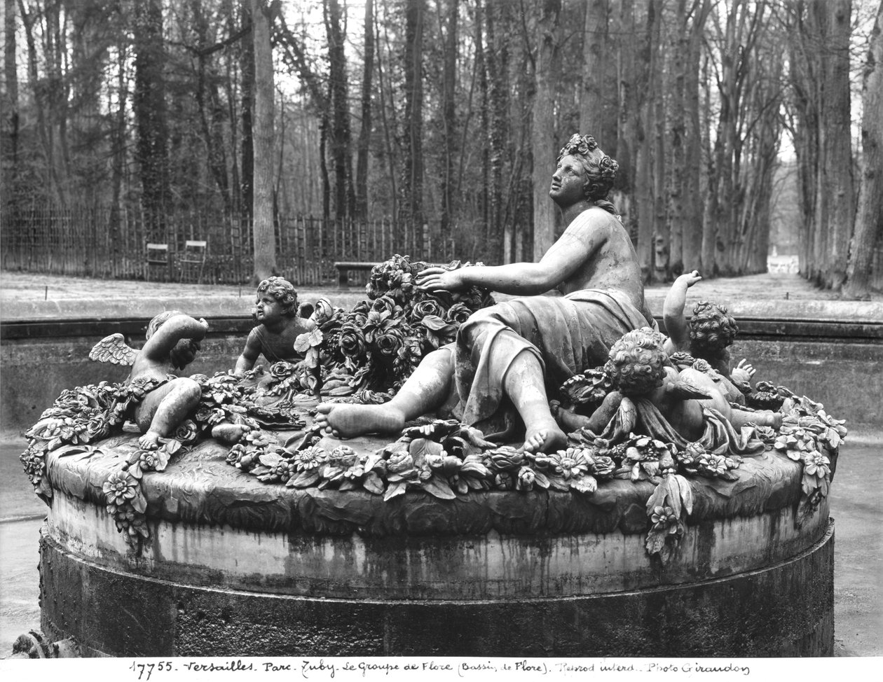 Skupina Flora (viz také 252766) (bronz) od Jean Baptiste I Tuby