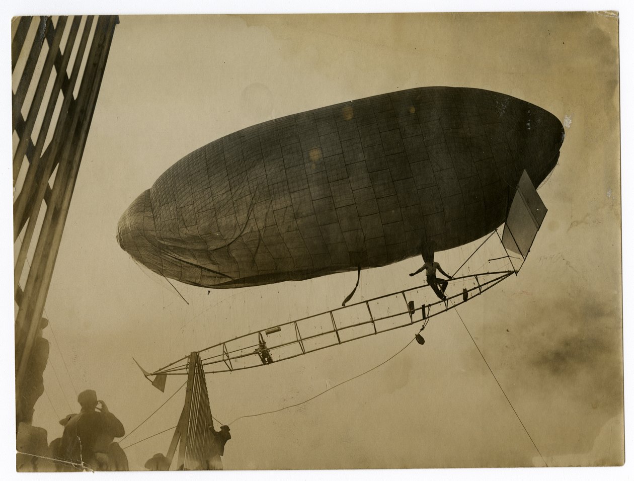 Vzducholoď "California Arrow" od Jessie Tarbox Beals