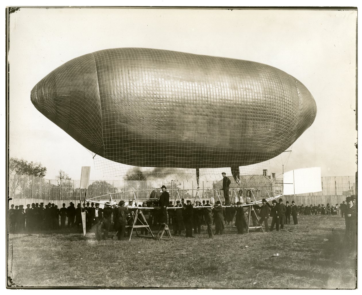 Vzducholoď "California Arrow" od Jessie Tarbox Beals