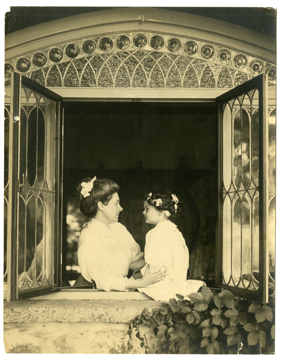 Paní Ernest Thompson Seton a dcera Ann od Jessie Tarbox Beals