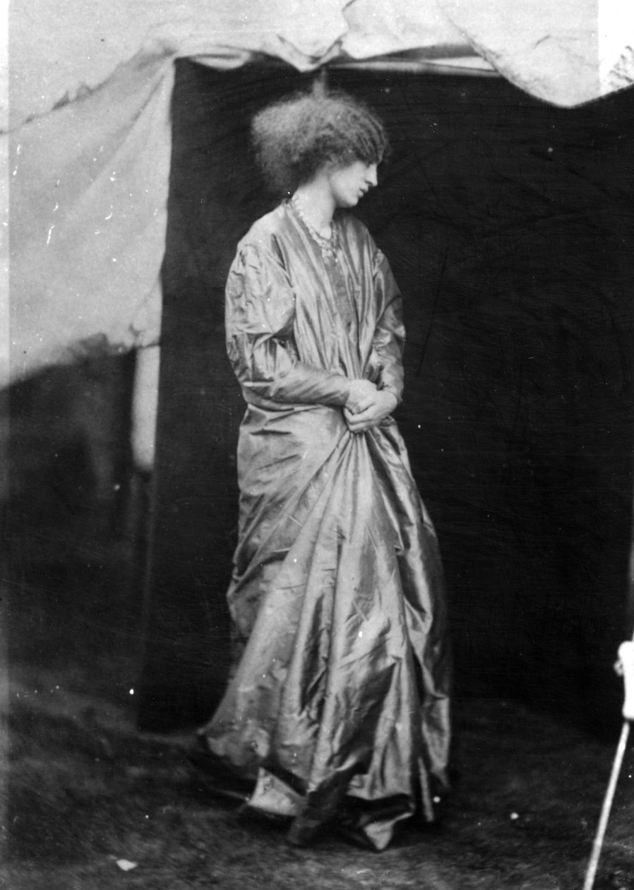 Jane Morris, pózuje Dante Gabriel Rossetti, 1865 (albumenový tisk) od John R. Parsons