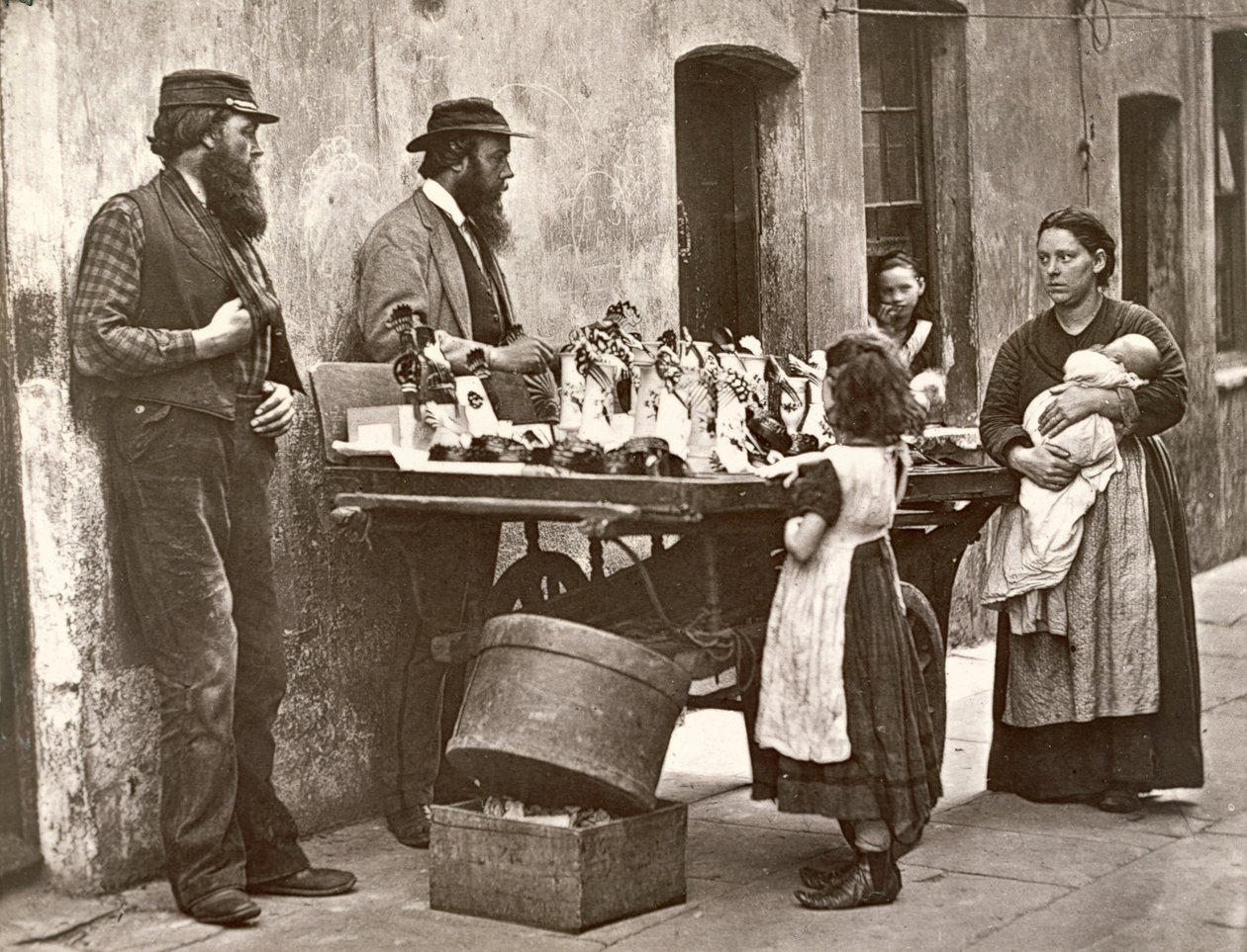 Dealer in Fancy Ware, 1876-77 (woodburytype) od John Thomson